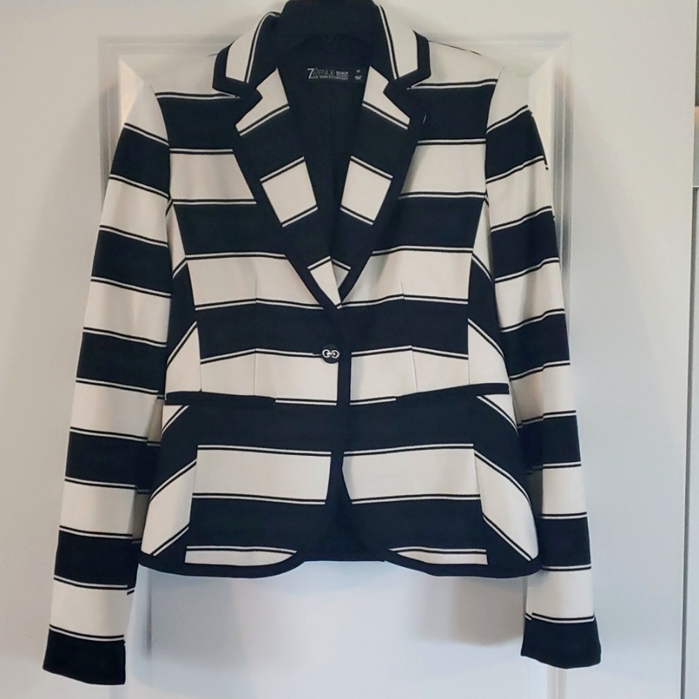7th Avenue New York And Company Blazer